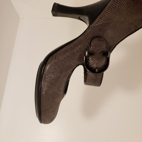 Heels Closed-toe buckle Mary Jane heels - Picture 13 of 16